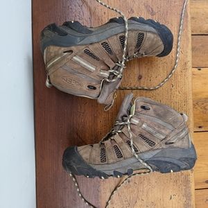 Keen Hiking Boots Voyageur Mid 8
